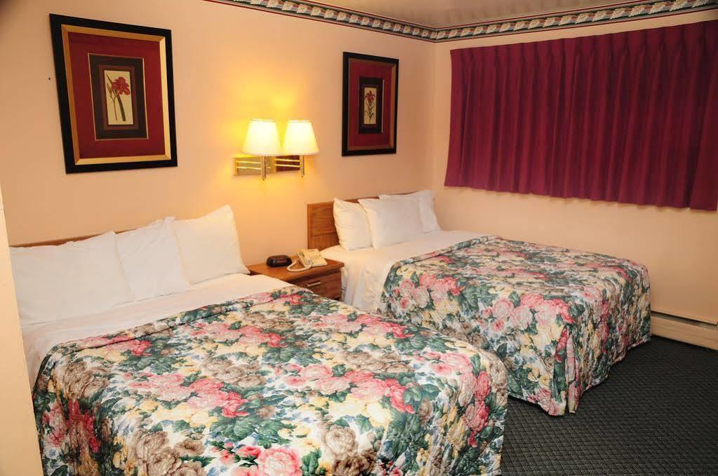 Hometown Inn Athens Dış mekan fotoğraf